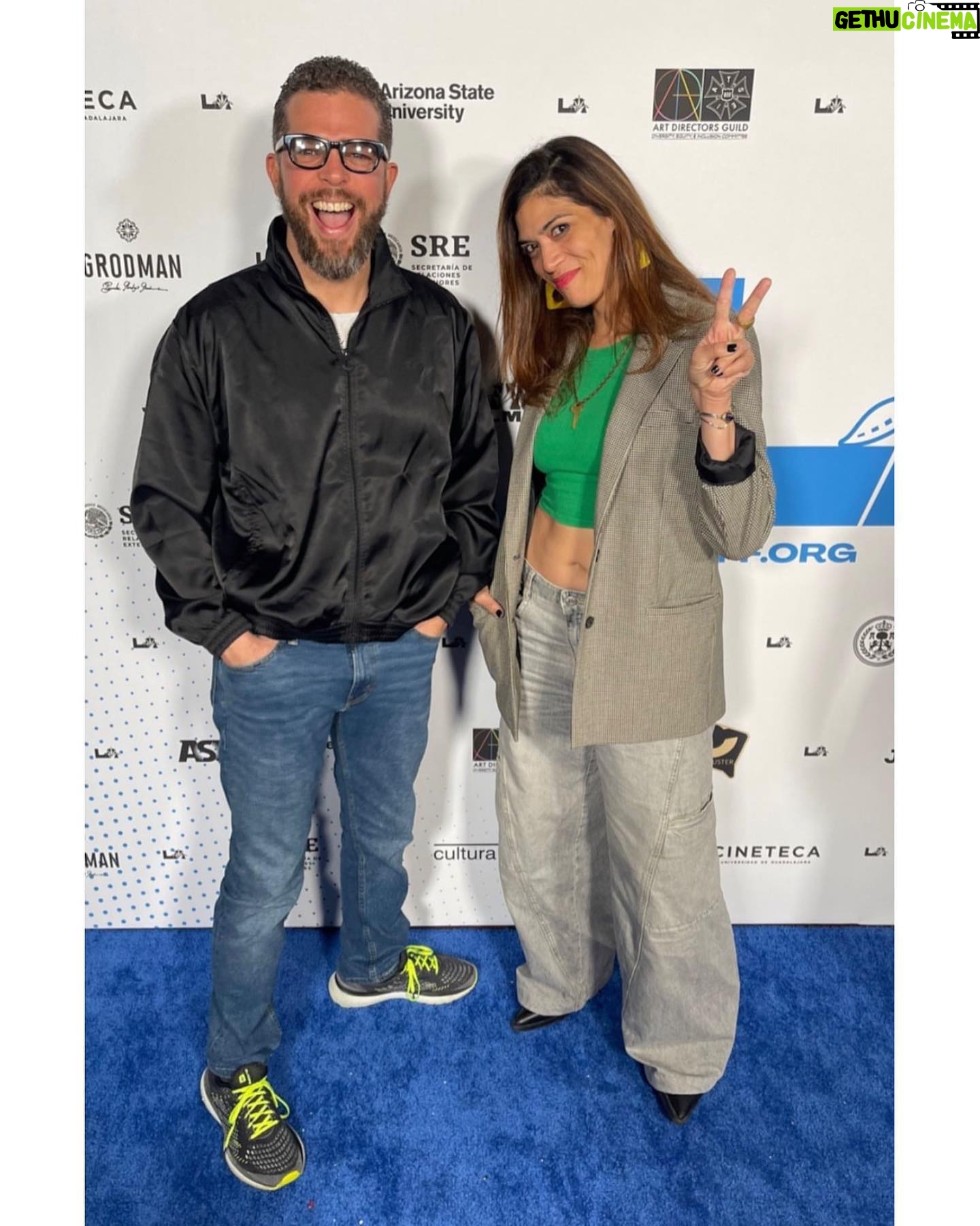 Laura Gómez Instagram - Quick stop in Lalaland -with my buddy, producer/filmmaker @itspablolozano- Thanks for the invitation @glafilmfest! • Breve parada en el Festival de Guadalajara en LA, donde mi pana, el cineasta y productor @itspablolozano presenta su hermoso film en desarrollo “Aunque sea ver el mar” y donde movemos olas por un proyecto en común… ¡gracias por la invitación @glafilmfest! 🎥 🇩🇴