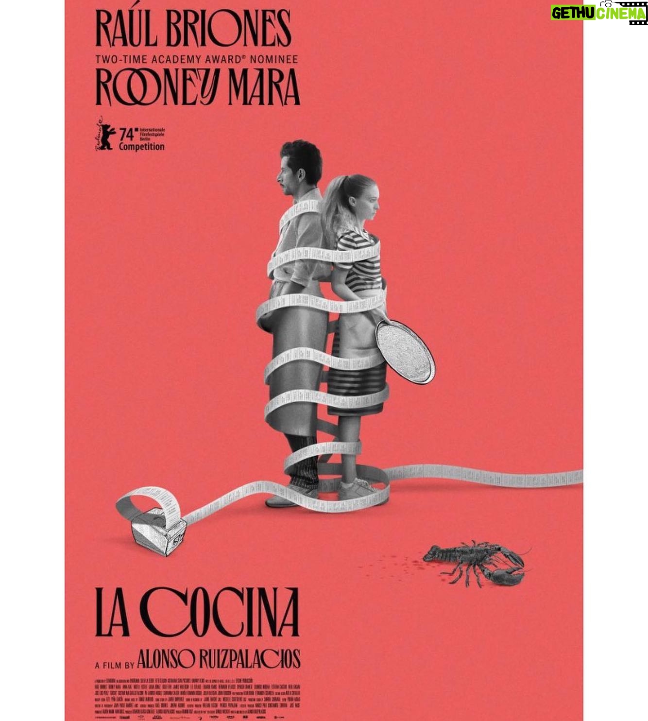 Laura Gómez Instagram - This is one for the books… Very grateful to be a part of Alonso Ruizpalacios’ universe, who’s a freaking genius and has made quite an outstanding film, no doubt… @berlinale bound ✈️ #LaCocina #berlinale #worldpremiere #officialcompetition • #alonsoruizpalacios es un puto genio y estoy súper agradecida de formar parte del fascinante universo que ha creado en La Cocina 🎦 Rumbo a Berlín… #berlinale #premieremundial