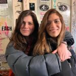 Laura Gómez Instagram - Lovely encounter with my dear @hannavanvliet, lead actress of the Dutch queer series @anneplus 🌈. Little known fact: I Guest Starred in Season 2 as a world renowned Dominican architect name Cecilia AND -I'm not in it- but there is a Netflix Original movie version of Anne Plus... love this whole team. check it out! 💜 • Encuentro en Berlín con mi querida @hannavanvliet, protagonista de la serie @anneplus. Dato curioso: conocí a las creadoras de la serie en el festival de @Tribeca y me ofrecieron un rol de Invitada Especial en la temporada 2. Ahí aparezco en varios episodios de una serie queer holandesa de culto como una reconocida arquitecta dominicana llamada Cecilia 🫶🏽 y -no aparece mi personaje- pero existe una película original de Netflix de la serie. Échenle el 👁️
