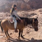 Laura Gómez Instagram - Chile has been quite the journey. San Pedro de Atacama was pure magic. (I highly recommend @planificotusviajes for this trip!) • Chile ha sido un viaje fascinante, divertido y transformador. San Pedro de Atacama, increíblemente mágico. Conocí gente muy linda por acá. Agradeciendo enormemente a @pablocapuz que me conectó con @planificotusviajes para organizar mi estadía y todas mis actividades por estos predios. Paulina, que lleva esta agencia es lo más. ¡Gracias Pau! 🌹 Algunas cosas lindas que disfruté por acá: -Mi estadía en @ckoiatacamalodge, alimentar a las llamas y mi cabalgata por el desierto con sus caballos. - La comidita casera de @deliciasdecarmen - La bella energía de Ángel y su hija Armonía @sobarzorojas que cantan una exquisita música en vivo en @karavan.resto (donde un uruguayo llamado Rodrigo me preparó el mejor Pisco Sour de mi vida) - El tour Astronómico -que me incluyó Paulina- en el que @luzdeastros.sp toma una fotografía excepcional con el firmamento. -Un relajado cafecito en @cafeandino.sp -La orfebrería de San Pedro en general… Querido San Pedro… me voy, pero vuelvo… 🫶🏽