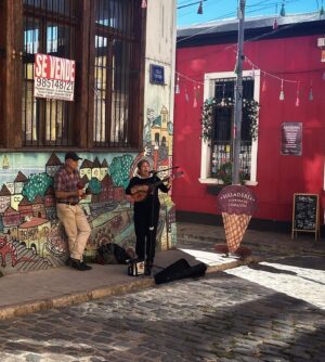 Laura Gómez Instagram - Valparaíso po…