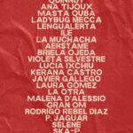 Laura Gómez Instagram - Llevo tiempo observando. Informándome. Sintiendo emociones ajenas con cada video que deja evidencia que lo ocurre en Palestina no se trata de una situación que depende del cristal con que se mire, sino de un acto cruel de parte de un sistema opresivo que no hace más que utilizar el miedo para abusar y desterrar en nombre de una falsa justicia, y que 100 días de tortura y ataque inconmensurable a una nación vulnerable no es defensa propia. Y ojo, lo que ocurrió el 7 de octubre fue una situación terrible e inhumana. Sentir empatía y apoyar a Palestina no significa que se niegue el dolor de tanta gente inocente y sus familiares que aún esperan con ansias a sus seres queridos. Mi corazón con ellos. Pero de hecho, esas mismas familias han condenado a su gobierno x bombardear a una nación oprimida, poniendo en riesgo a su propia gente. Nos han querido convencer de que alzar la voz por el pueblo Palestino es un acto antisemita. En mi industria, en Estados Unidos particularmente, ya ha sido causa de que actores conocidos hayan perdido trabajo e incluso representación. Pero me sé muy considerada y admiradora de la resiliencia judía. A veces bromeo que tal vez fui judía en otra vida por la manera en que me identifico con el humor y la cultura de su gente. Entonces me percato que no se trata de antisemitismo, sino de de manipulación y desinformación. Toca observar bien lo que está pasando, sin asociarlo a patriotismo. Si eliminamos nacionalismos, se trata de un pueblo hermano que clama ayuda, y hay q mirar pa’dentro, reconocer el trauma, estudiar el miedo. Yo misma he tenido miedo de las consecuencias q puedan venir, no solo profesionales, sino con personas que aprecio que tengan una visión empañada de lo que está ocurriendo. Pero la verdad es que han sido personas judías muy progresistas las que más me han educado con el tema. Si hablan inglés, les recomiendo la cuenta del reconocido psicoterapeuta @gabormatemd, sobreviviente del holocausto, y sus hijos @aaronjmate y @danielbmate, que han hablado de manera crítica y personal sobre esta situación. De momento, uno mi voz a la de estos artistas que piden Paz y Alto al Genocidio, como un simple acto de humanidad 🕊️