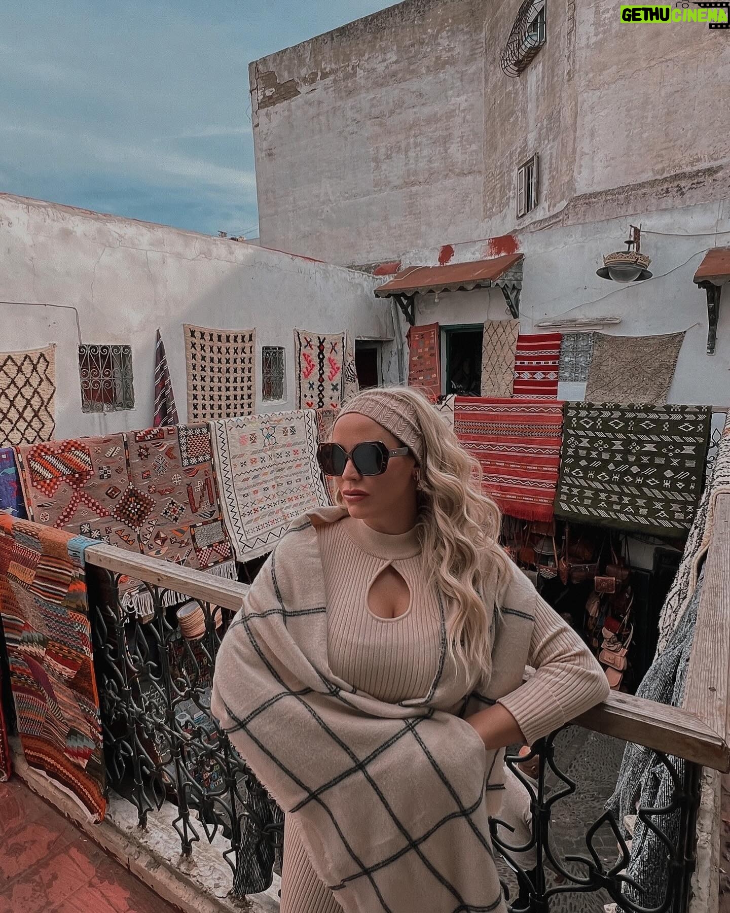 Laura Gadea Instagram - Descubriendo Tetuán, Marruecos… Me siento Sira como en “Tiempo entre costuras” ❤️💕🇲🇦