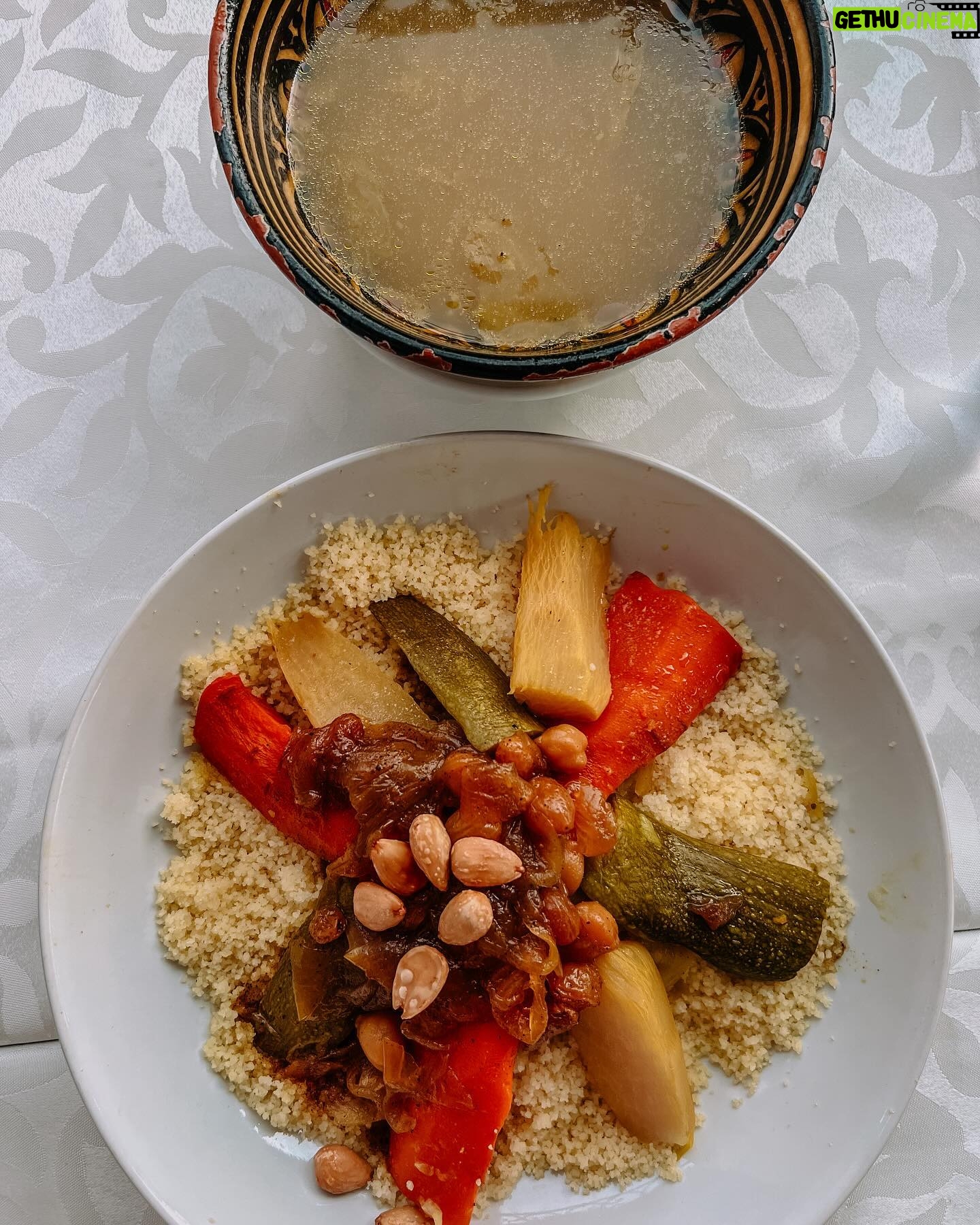 Laura Gadea Instagram - Descubriendo Tetuán, Marruecos… Me siento Sira como en “Tiempo entre costuras” ❤️💕🇲🇦