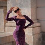 Laura Gadea Instagram - @FashionNova Nos vamos de viaje! Este es uno de los vestidos elegidos para llevar en mi maleta 🧳 Qué destino será el elegido esta vez? 🤔 Os leo! Podéis encontrar este vestido en la web así: Pandora Velvet Burnout Maxi Dress - Purple