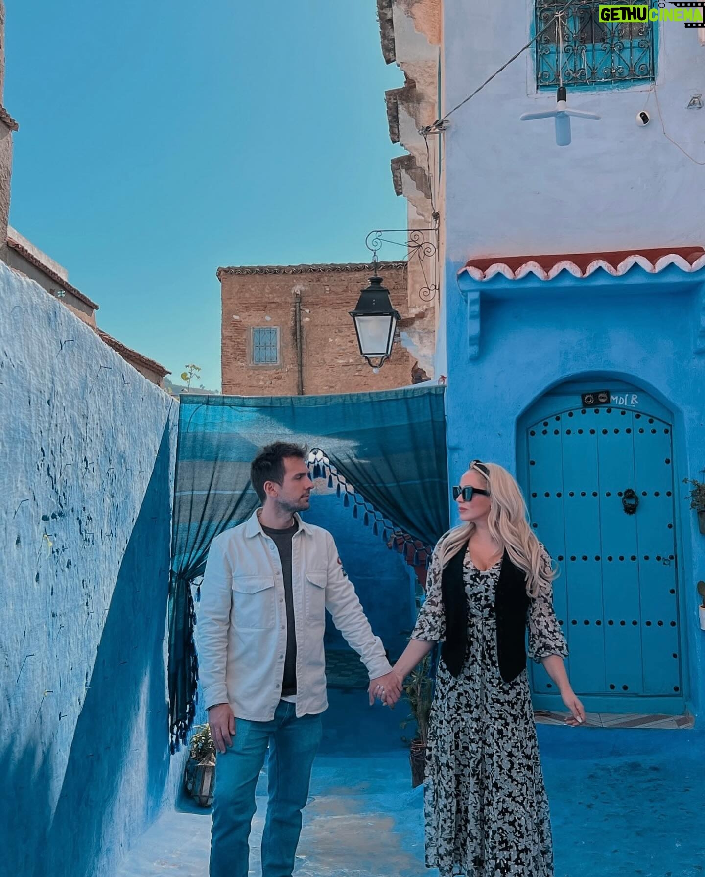 Laura Gadea Instagram - Días en Ashila… un pueblo precioso de Marruecos donde pasamos unos días inolvidables ❤️🇲🇦 #viajandopormarruecos #marruecos