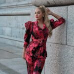 Laura Gadea Instagram – 🔥 @FashionNova CYBER MONDAY 🔥50-95% Off Absolutely EVERYTHING!! HURRY, this is the best deal I’ve seen! Shop @FashionNova NOW! 😱
Lo podéis encontrar en la web así:
Best For Last Floral Blazer
Set – Pink/combo