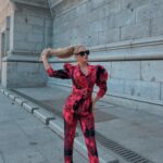 Laura Gadea Instagram – 🔥 @FashionNova CYBER MONDAY 🔥50-95% Off Absolutely EVERYTHING!! HURRY, this is the best deal I’ve seen! Shop @FashionNova NOW! 😱

Lo podéis encontrar en la web así: 
Best For Last Floral Blazer
Set – Pink/combo