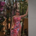 Laura Gadea Instagram - @FashionNova | Disfrutando de unos días de puente cerca del mar 🌊🙌❤️ Este vestido lo podéis encontrar en l web así: Polly Floral Maxi Dress - Pink/combo #madrid #comunidadmadrid #comunidademadrid #comunidaddemadrid #spain #españa #love #photography #picoftheday #instagood #photooftheday #travel #fashion #art #style #happy #photo #instagram #summer #fitness #smile #europe #instalike #beauty