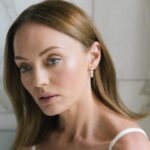 Laura Haddock Instagram - Press look @armanibeauty Photographer: @ionawolffphoto Makeup: @armanibeauty Hair: @halleybrisker Styling: @aimeecroysdill #armanibeauty #luminoussilk #downtonabbey