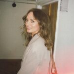 Laura Haddock Instagram - Bangs. ✂️ Hair @halleybrisker Makeup: @neilyoungbeauty Styling: @aimeecroysdill Suit: @philosophyofficial Photographer: (also) @halleybrisker
