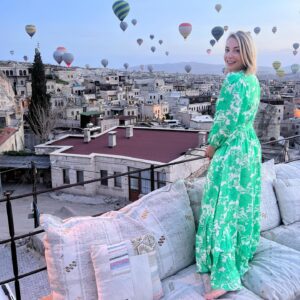 Laura Hamilton Instagram - One of the most magical places I've ever visited... 
.
.
.
#bucketlist #capadocia #balloons #sunrise #turkey🇹🇷 #travel #adventure #filming 🎥 #lauraslook @aspigalondon