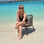Laura Hamilton Instagram - HAPPY EVER AFTER...An UNBELIEVABLE week in the Maldives… quite possibly one of my favourite places in the world… . . . Drone footage 🎥 @i_ikram.mv . . . #travel #memories #familytravel #grateful #maldives