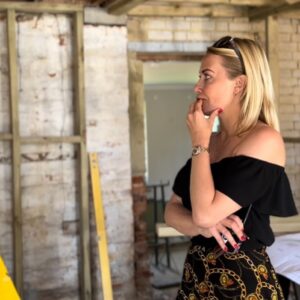 Laura Hamilton Instagram - Over a century ago and to the current day... swipe 👉🏻 for the transformation...
.
.
.
#TheRebuild #property #renovation #exteriordesign #garden #home #transformation #sustainablehome