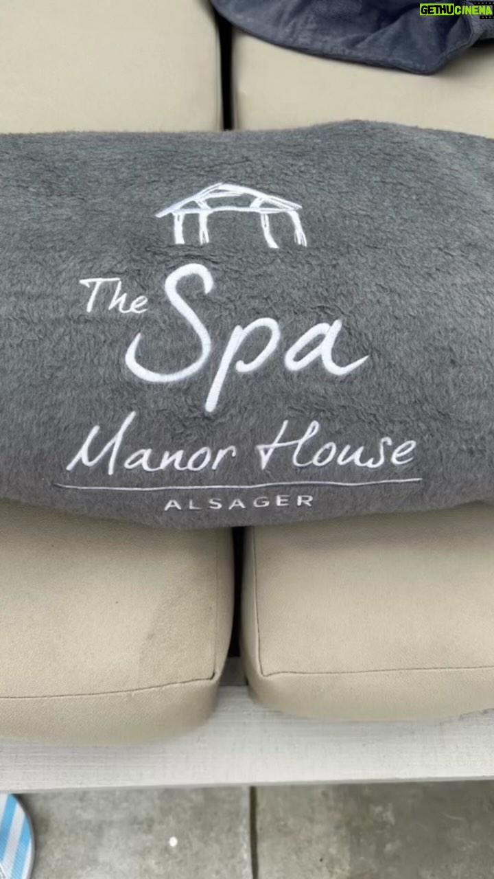 Laura Kenny Instagram - Happy Birthday to me! 🎂A day well spent with @emmavictrott at @spaatthemanorhouse @manorhousehotelalsager 😘 #gifted