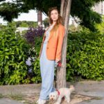 Laura Laprida Instagram - Empezó la mejor época del año en Madrid 🌼✨ .. 👠@uniqloeurope 📷@eugeniolevis 🐶 #Arepa .. #Madrid #Primavera