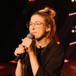 Laura Laune Instagram - Reprise 🙌 Demain à la Réunion, ensuite Yutz en Moselle, parce que la personne qui conçoit mon routing de tournée a voulu très vite me remettre les pieds sur terre #GloryAlleluia #Tournée #LaSuite ❤️