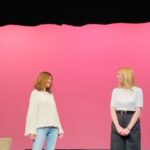 Laura Laune Instagram - Je profite d’une brève respiration dans la tournée pour partager la scène du @theatreantoine avec la grande @anneparillaudofficiel ❤️ Du mardi au samedi dans « Je ne serais pas arrivée là, si… » Merci pour l’accueil incroyable que vous nous réservez 😍 Merci aux merveilleuses @anne.bouvier0444, @laura.favier.comedienne, @noesisdanse 🫶 @annickcojean @_lindamarasco_ @juneii_music @jmdproduction