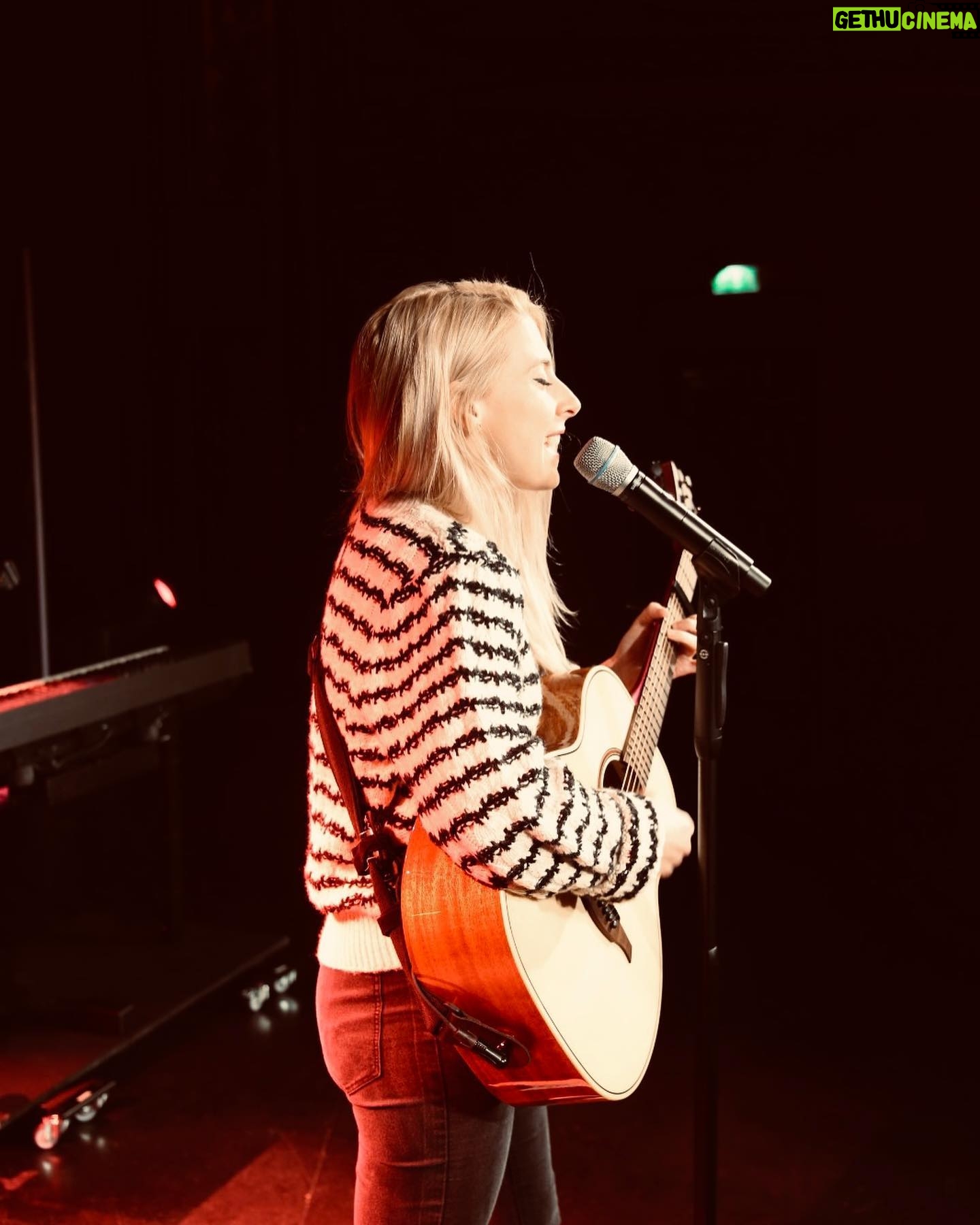 Laura Laune Instagram - Cette semaine c’était Thionville, Nancy, et ce soir Thaon-les-Vosges 😍🔥 De retour à Ludres le 27/10/23 🙌