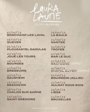 Laura Laune Instagram - On a atteint les 50 000 places vendues pour Glory Alleluia 😱🥹 Du coup on vient de rajouter des dates 🌟😍

Vous pouvez réserver sur lauralaune.com où vous trouverez toutes les dates de la tournée, ce qui, je le sais, ne vous empêchera pas de demander en commentaire si je passe à Mes-couilles-sur-Lozère et de me vanter l’acoustique de sa salle des fêtes qui sent la soupe et qui fait aussi terrain de badminton les mercredis après-midi pour les enfants dyslexiques de l’école du Sacré Gland, mais bon y aura bien un faux compte nommé « LauraLauneFansLove92» pour vous répondre et vous arnaquer par la même occasion, ce que vous aurez quand même plutôt bien cherché ❤️

#GloryAlleluia #Tournée #NouveauSpectacle 🌟
