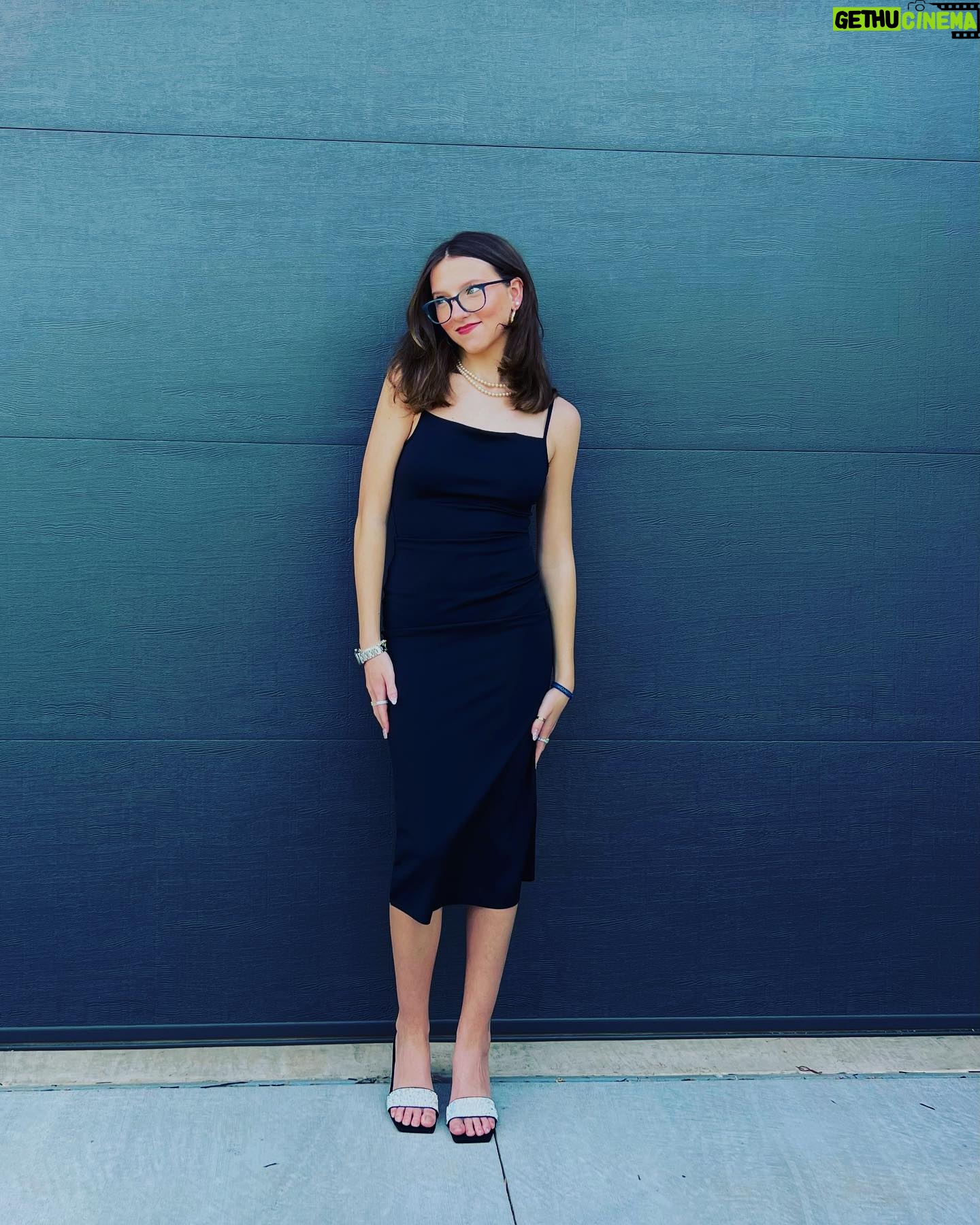 Laura Lentz Instagram - junior prom for my mini me!! love you @charliejaynelentz