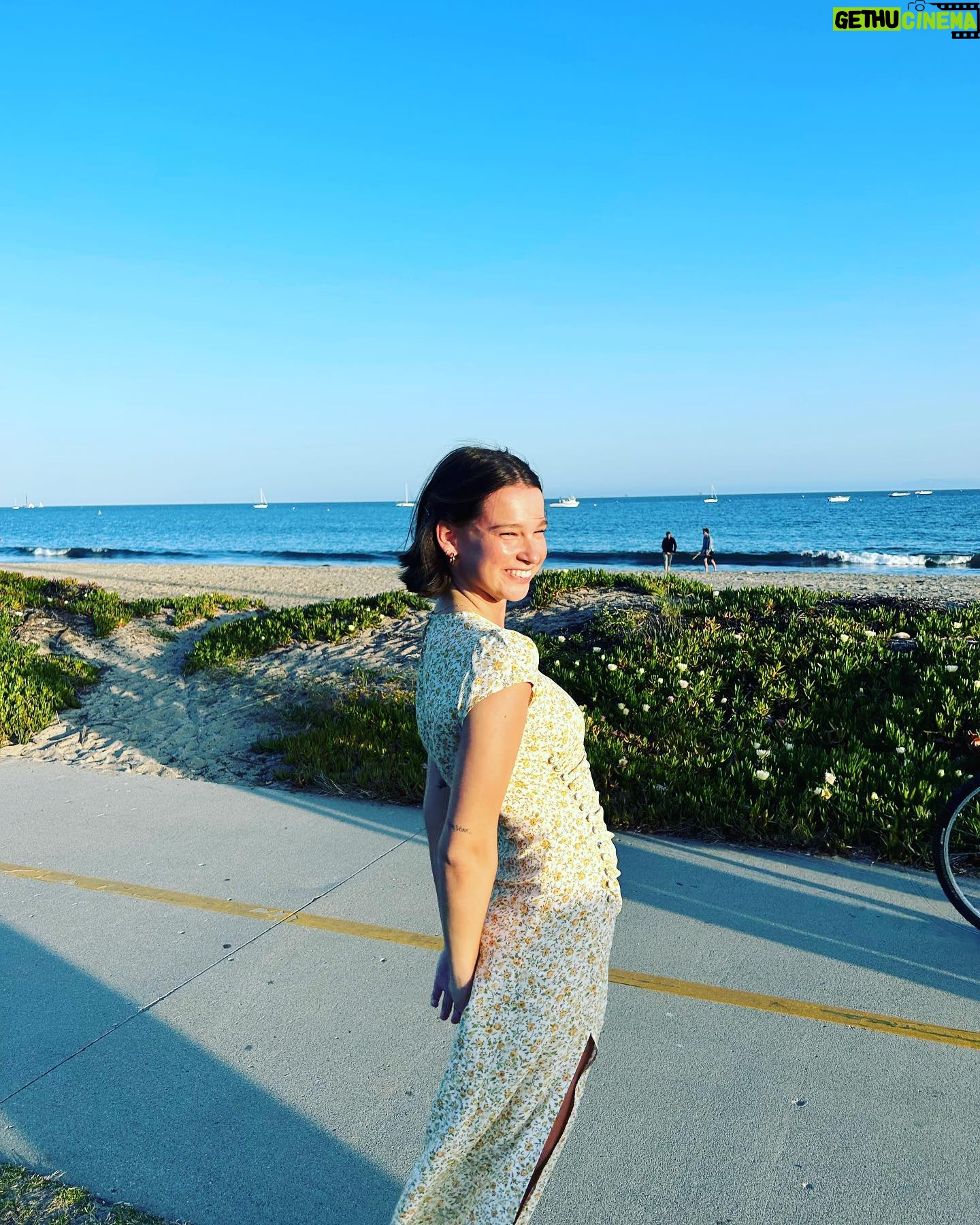 Laura Lentz Instagram - and my other baby had her spring formal in Cali!!! proud of you @avaangellentz and i love all your friends