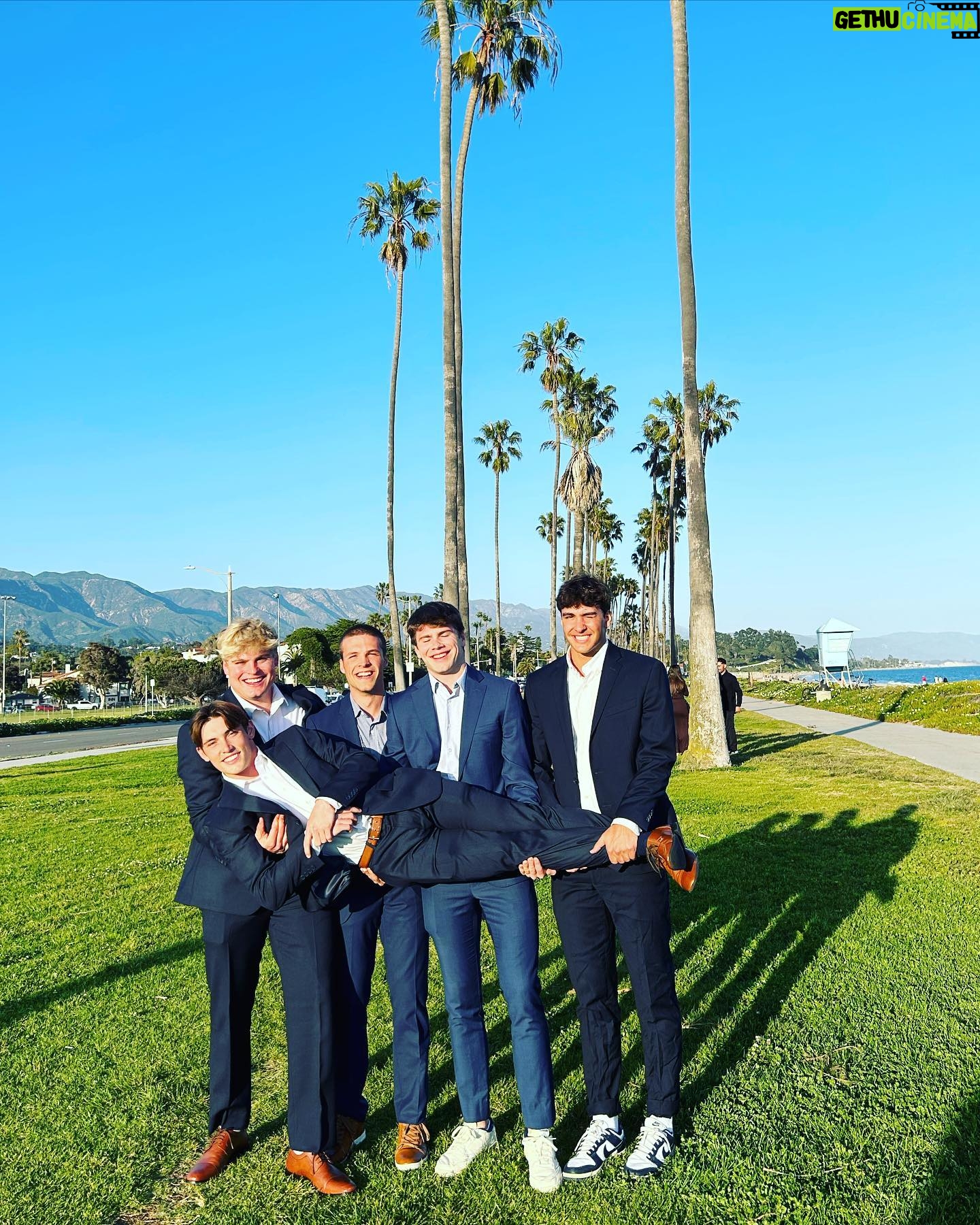 Laura Lentz Instagram - and my other baby had her spring formal in Cali!!! proud of you @avaangellentz and i love all your friends