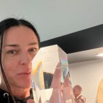 Laura Lentz Instagram - I haven’t won an award since I played netball (don’t ask) as a teenager!!! I was honored as one of the Top 5 Brand Ambassadors in the company @iii_earth with the most new customers!!! …This year has been a year for me to try new things, failing, and trying something else… I’ve realized I have SO much more inside of me & I will continue to keep trying new things! Consider this your reminder of what’s in you needs to be shared with the world! 😍