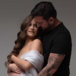 Laura Müller Instagram - Unser Baby ist da💙 Der Schönste Tag meines Lebens war noch so viel schöner als ich ihn mir immer vorgestellt habe. Unser Sohn Rome Aston ist gesund zur Welt gekommen und macht uns zu den glücklichsten Eltern auf der ganzen Welt. Mit der Geburt seines eigenen Kindes wird man mit dem schönsten Geschenk des Universums gesegnet. Er ist so ein wunderschönes Baby🥹 Wir lieben Dich so sehr👶🏻💙