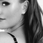 Laura Müller Instagram - Der Countdown läuft!!! Am 18.04.2024 um 18:00 Uhr geht’s looooos🔥🔥🔥 Link in Bio und Story