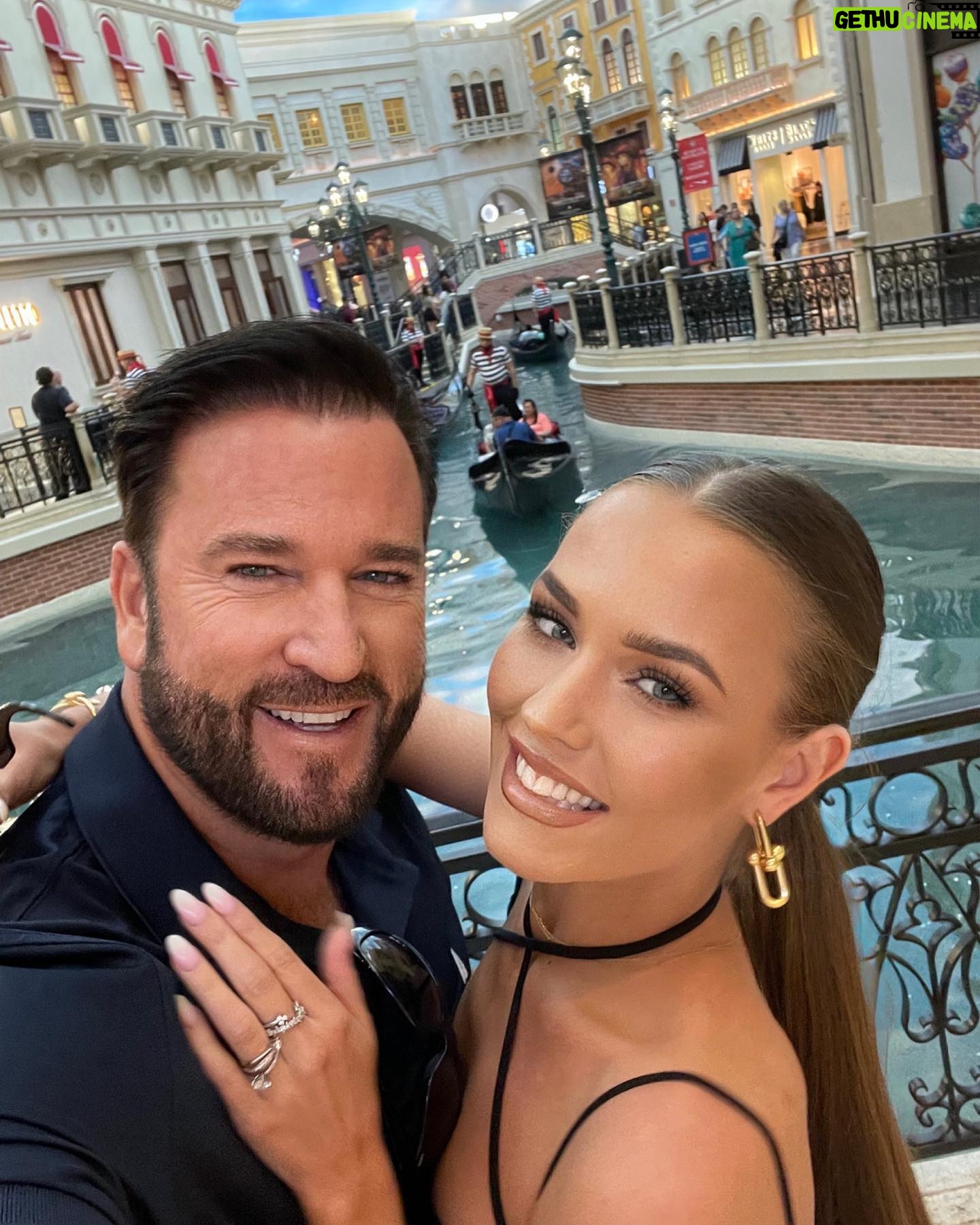 Laura Müller - 17K Likes - weekly photo dump💗 #week1
what happens in Vegas, stays in Vegas🤪😏
love you my looooove