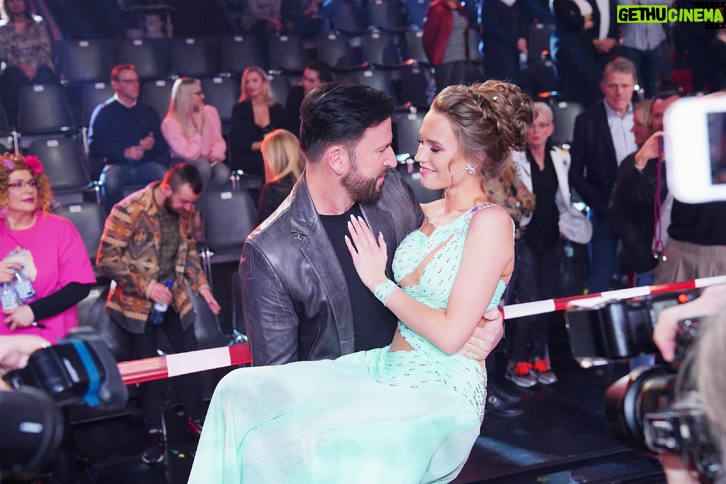 Laura Müller - 40.9K Likes - Ich liebe Dich❤️ @wendler.michael ©️TV NOW / Stefan Gregorowius