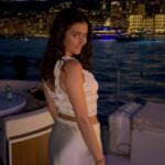 Laura Marra Instagram - Boat, laugh and friends with @fregatefr 🤍🇲🇨 #invitation