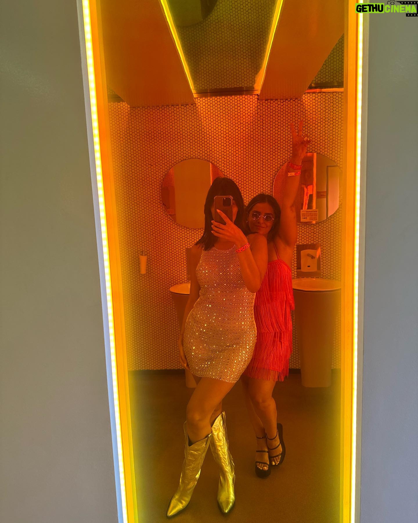 Laura Marra Instagram - Ibiza summer diary ( meilleure paella de ma vie 🧡 ) #summer