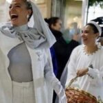 Laura Sánchez Instagram - Los Reyes Magos me han hecho el mejor regalo del mundo!!! Dejar que los guíe por las calles de mi ciudad, en la mejor compañía y recibiendo amor a puñados … Gracias Huelva!!! Lo he disfrutado tanto… Salud para este 2024 💙