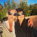 Laura Sánchez Instagram - Contigo todo ha sido una primera vez…una alegría, una ilusión, unas ganas de vivir y una piel… la vida quiso que te tuviera muchos años enseñándome , cogiéndome la mano y diciéndome la evangelio y regalándome una familia leal, de verdad y pa los restos… te quiero mamma Ricarda!!! La que tienes que estar liando… @chinaloreto @santidelcastilloloreto @juanadelcastillo