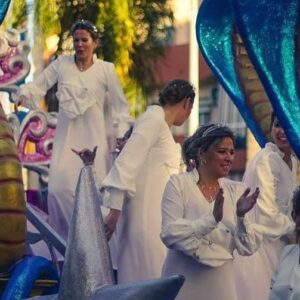 Laura Sánchez Instagram - Y llegó la cabalgata!!! No hay palabras para describir lo que sentí… las imágenes valen más que las palabras!!! Lo disfruté como esos niños que me gritaban!!! La Ilusión de la Estrella se apoderó de mí y solo pido que no me suelte nunca!!! Gracias a mis ESTRELLAS, mis amigas y mis hermanas desde hace muchos años… compartirlo con ellas ha sido un regalazo!!! Gracias a @ivancampana por vestirme como una Star!!! A @ladameenbleu.headpieces por coronarme con tanto gusto, a @maremia_shop por ponerle brillo a mi cara!!! A @defa_y_laru por vestir a las Estrellas!!! A @moisesgiraldo y mi @pepa_medina.t por hacer siempre magia con sus manos!! Al @aytohuelva por darme esta oportunidad!!! A @hdadvictoria por dejarme llevar a nuestra reina en el pecho!! A mi barrio, al Polvorín… no tengo manera de explicar lo que me hicisteis sentir!!! Y las GRACIAS, en mayúsculas es para todos esos choqueros que me habéis hecho sentir tan querida!!! Espero que os hayan traído a todos bonitos regalos!! Y yo os deseo Salud y VIVA HUELVA!!! 💙