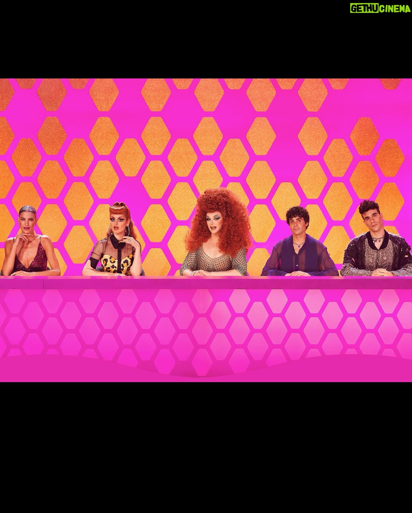 Laura Sánchez Instagram - Increíble experiencia en @dragracees @supremmedeluxe @analocking @soyambrossi @javviercalvo @atresplayer