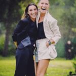 Laura Sánchez Instagram - Si llueve, que llueva… porque si tú estás a mi lado todo va a estar bien comadre … y así siempre!!! Feliz cumpleaños!!! Te quiero como se quiere a una hermana ( esa que nunca tuve) @mamenmac 💙💙💙