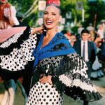 Laura Sánchez Instagram - De Sevillanas maneras… vestida por mi querida @carmenacedomoda , mantoncillo @mantonesforonda , pendientes @rocioperaltar y cuñas @castanerofficial #feriadeabril pelo @juandelojo make up @pepa_medina.t