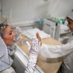 Laura Sánchez Instagram - La Estrella guió a sus Majestades a quienes no podían disfrutarlos en la calle… nuestros niños y mayores nos recibieron con los brazos abiertos… mañana de ilusión en los centros de mayores y hospitales de Huelva!!!