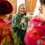 Laura Sánchez Instagram - Este el backstage del DESFILE de @pasarela_weloveflamenco . El desfile que ojalá no tuviéramos que hacer, mujeres valientes, llenas de vida pisan esta pasarela para enseñarnos y recordarnos que hay que vivir!!! Este año han sido 42 modelos ( pacientes y supervivientes de esta pandemia que es el cáncer). Gracias por darme tanto amor, tantas sonrisas y abrazos!!! Querida @sandra_moti enhorabuena!!! Eres un ángel junto a @yolanavg Gracias a todos los diseñadores que han vestido este año a nuestras fantásticas!!! @fundacion_sandraibarra @goeventosycomunicacion #wlf24 pic @silviasanchezfotos