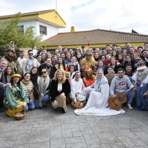 Laura Sánchez Instagram - La Estrella guió a sus Majestades a quienes no podían disfrutarlos en la calle… nuestros niños y mayores nos recibieron con los brazos abiertos… mañana de ilusión en los centros de mayores y hospitales de Huelva!!!