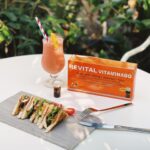 Laura Sánchez Instagram - Desconectando unos días en Canarias, sin dejar de hacer mis rutinas de deporte, en este caso bañito en el mar y por supuesto comiendo rico y sin olvidar mi aliado perfecto @revital_jalea