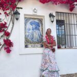 Laura Sánchez Instagram - Looks Rocío 2024. 1 @rocioolmedoramos 2 @angelayadela 3/4 @rocioperaltar 5 @josehidalgomoda 6 @pabloretamero.juanjobernal