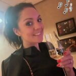 Laura Tobin Instagram - 🚢 🎼 🥂 So lovely to be back on @pandocruises #Iona in the 710 club for an intimate afternoon with @officialgarybarlow their musical director-Showcasing new talent at Sea hosted by the lovely @ollysmith Imagine the pressure singing one of Gary’s songs in front of Gary! Had the obligatory picture on the staircase (unusually wearing all black, but wanted to look ‘cool and trendy’)and how come the light is always great in the toilet!! #PrInvite