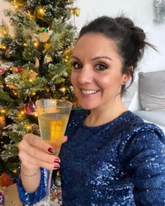 Laura Tobin Instagram - 🎄 🥂 Merry Christmas from my house to yours. I hope you are spending the day with loved ones and eating more than your weight in chocolates. If your not, a toast to you and sending love 💗
