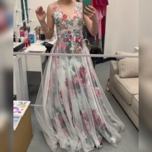 Laura Tobin Instagram - 👗 🥰The dress of dreams for @bafta So much so I slept in it 😴 🛌 🤣 swipe to find out why…

Continuing #NoNewClothes2024 & hired last minute from @thatdressltd Thank you for saving the day-So many people loved it-Including @lorrainekellysmith & @markheyesstylist 

Thank you for the #PRInvite @pandocruises it was an amazing evening 🤩

Hair & makeup (by me with guidance from @kkelsing1 @hair__byzoe & using @limelifeuk borrows last minute from @andrearainbowbeautyguide) 

#FeltLikeAPrincess #SpeedChange