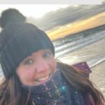 Laura Tobin Instagram - ⚠️ #StormIsha has arrived across the UK Yellow warning 1200 Sunday-1200 Monday Amber warning 1800 Sunday-0600 Monday 💨 Gusts widely 50-60mph inland, 70-80mph for coastal areas and upto 90mph for N Scotland Sorry it’s hard to hear, hope the captions help! @gmb