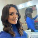 Laura Tobin Instagram - 💇🏻‍♀️Thank you for the new cut & colour @christinabhair I went with your vote-just a trim-well probably an inch and a half to freshen it up! #NewHairDontCare #Flick